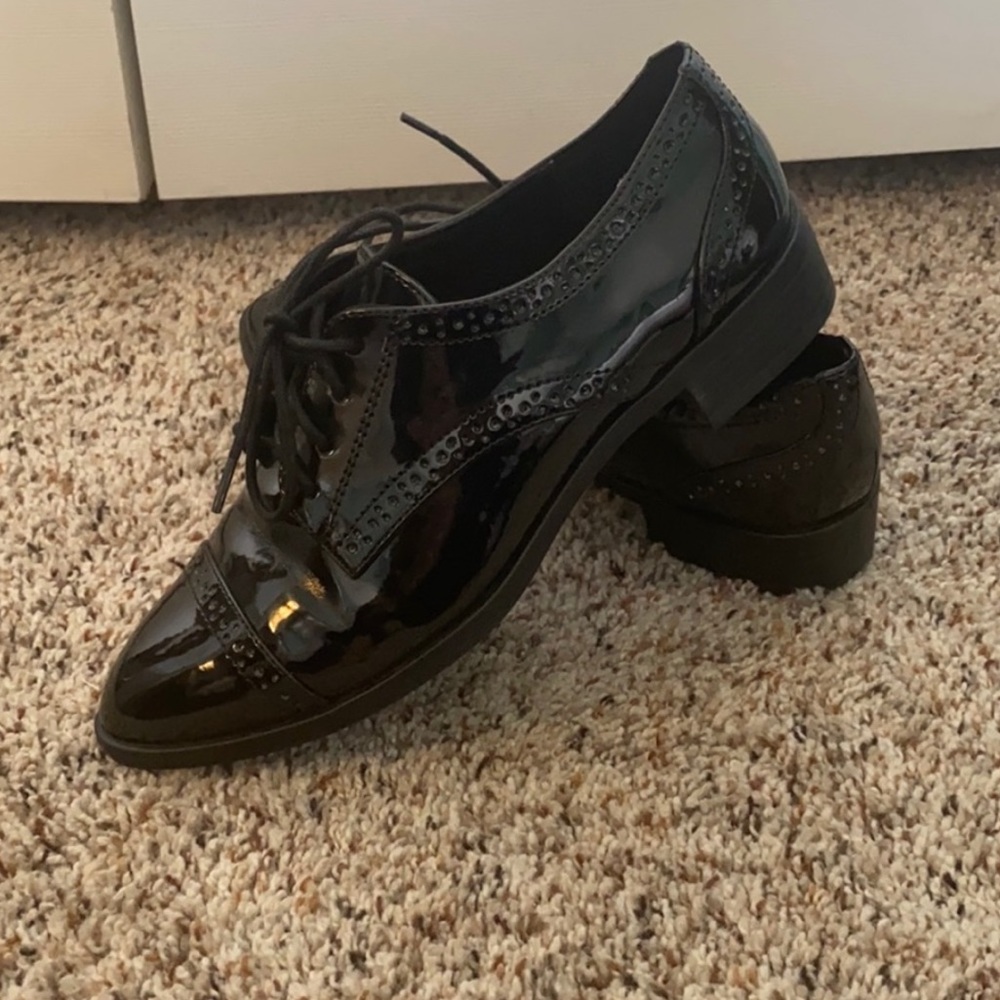 anne klein black patton leather flats